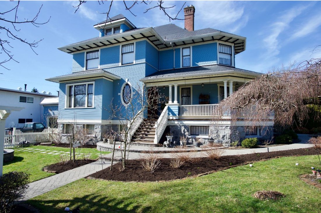 NWHPS H.T. Kirk House 303 Third Avenue on 2019 4oth Anniversary Heritage Homes Tour